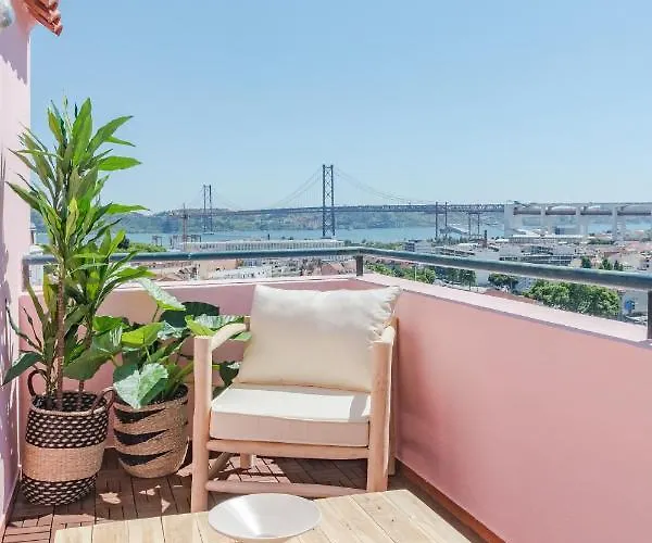 Casa Boma - Unique With Private Balcony And Panoramic Bridge View - Alcantara Iv Apartment *