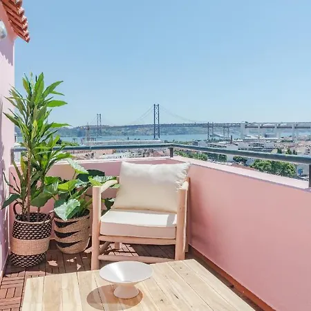 Casa Boma - Unique With Private Balcony And Panoramic Bridge View - Alcantara Iv 아파트 *