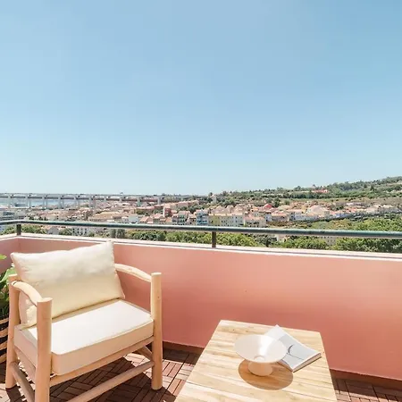 아파트 Casa Boma - Unique With Private Balcony And Panoramic Bridge View - Alcantara Iv 리스본